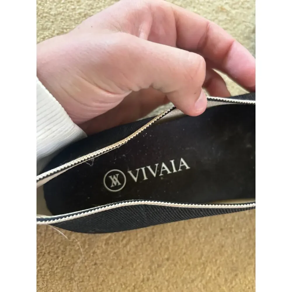 Vivaia Black Knit Pointed-Toe Loafer Flats